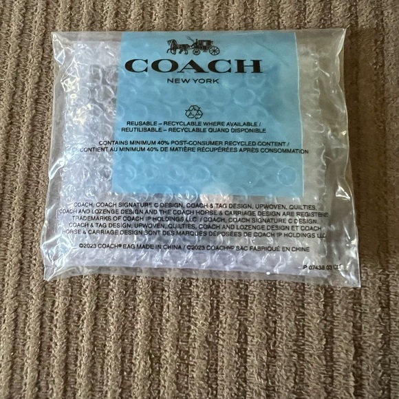 Coach Open Circle Stone Necklace nwt in packaging - Picture 3 of 3